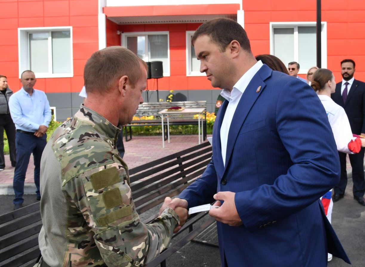 Ветераны спецоперации получили автомобили от Виталия Хоценко