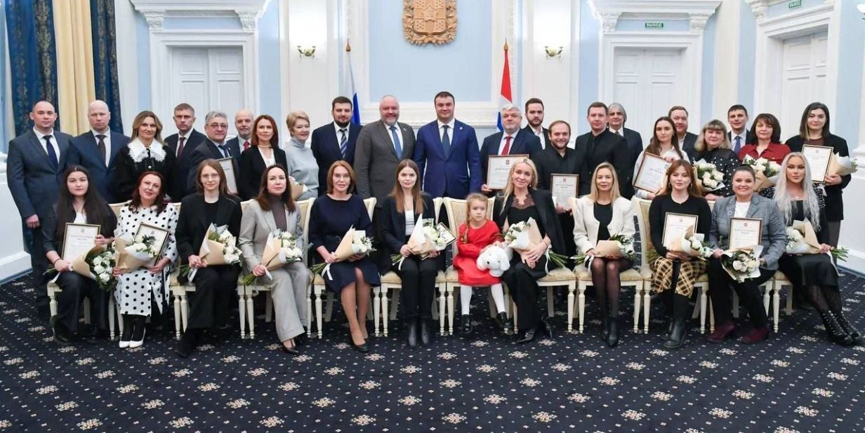 Виталий Хоценко наградил активистов кампании по продвижению Омска в конкурсе на звание Культурной столицы России-2026