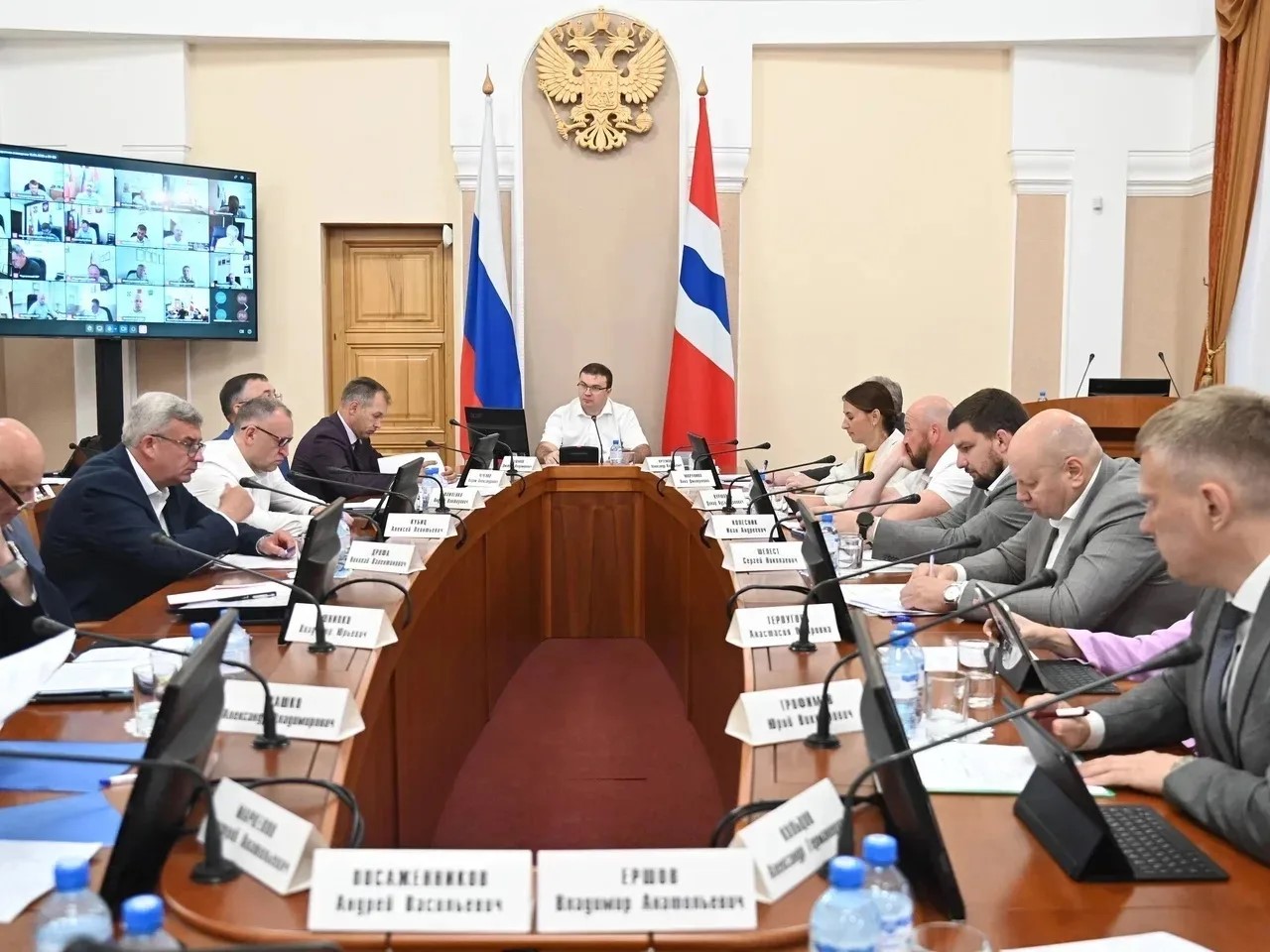 По поручению Виталия Хоценко готовят законопроект на запрет вейпов в Омской области