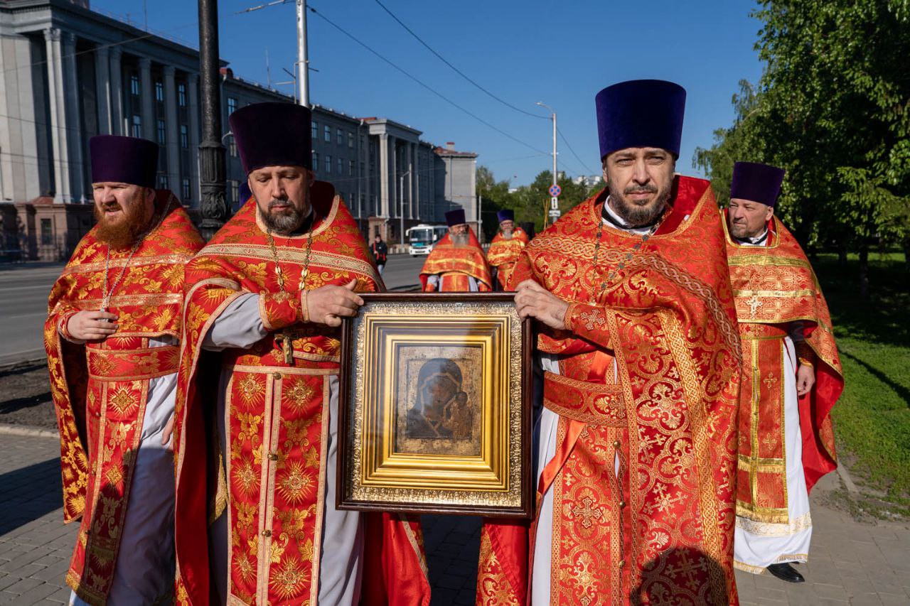 Казанская иконе Божией Матери в Омске поклонились около 23 000 жителей области