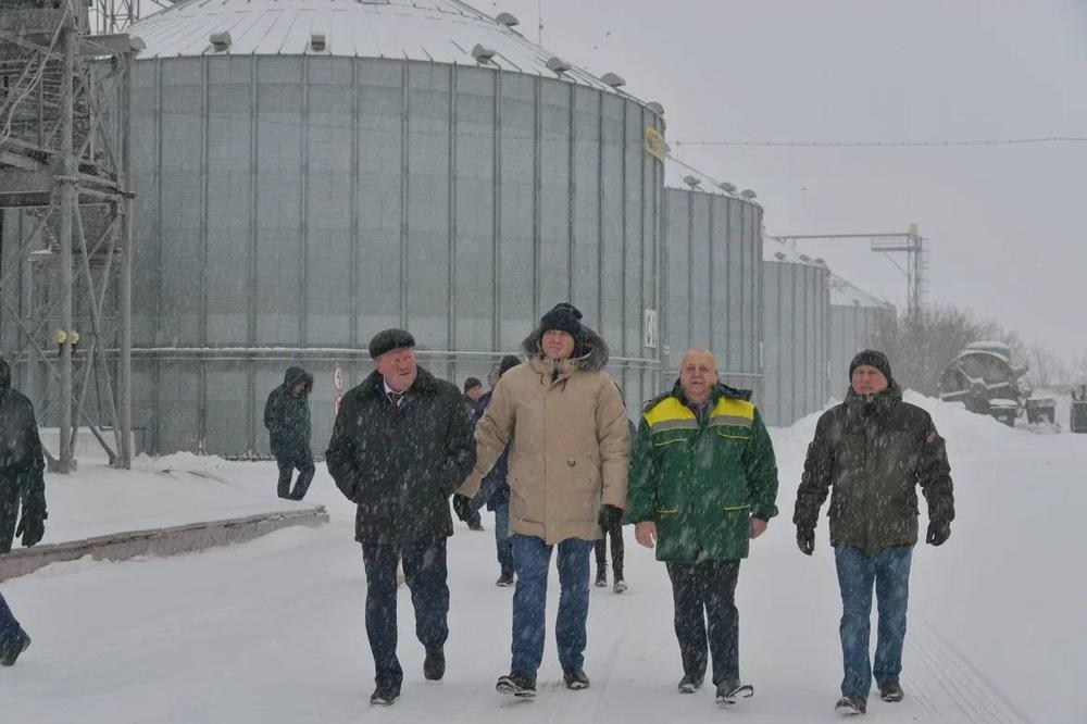 Виталий Хоценко оценил производство рапсового масла из сырья омских сельхозпроизводителей